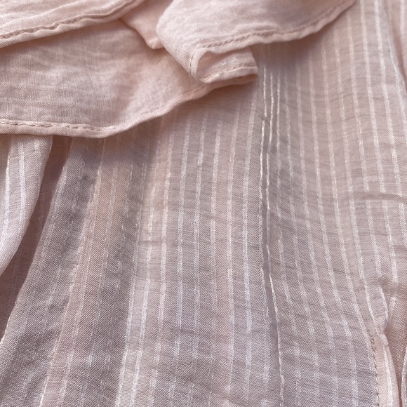 mM Couture  peach colour, ruffled, fitted , buttoned sleeveless blouse - Picture 8 of 14